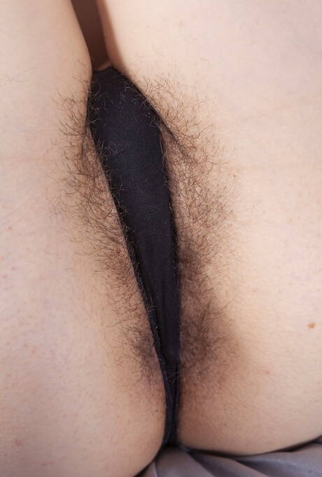 We Are Hairy offers a free picture gallery with Milena Juice showing well-done body