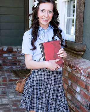 18 Eighteen invites you to browse their xxx pics with Ariel xxx gallery 74551